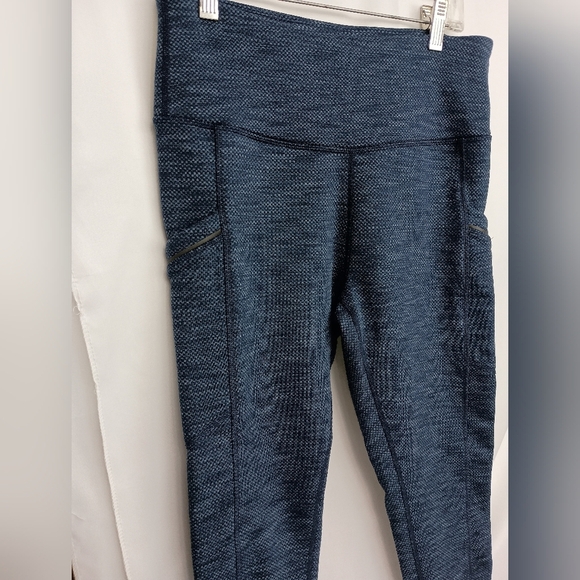 MPG Blue Textured Stretchy Activewear Leggings (#1,549) - Picture 5 of 9